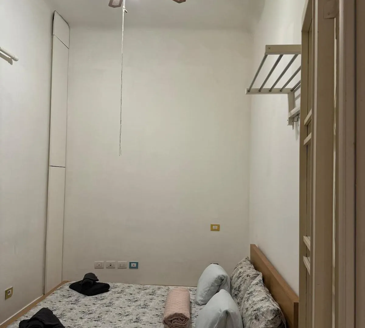 Spacious Three Room Apartment In Corso Vercelli, In The Center Milan