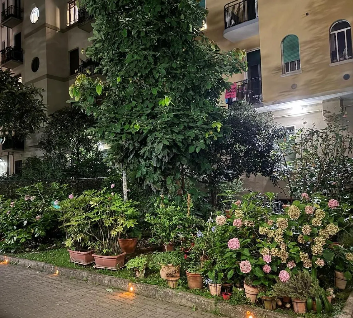Spacious Three Room Apartment In Corso Vercelli, In The Center Milan