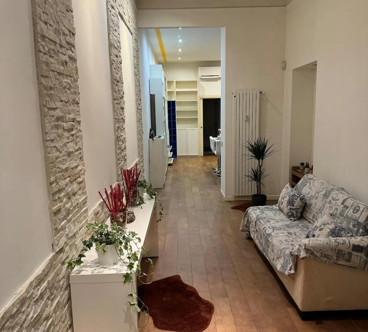 Spacious Three Room Apartment In Corso Vercelli, In The Center Milan