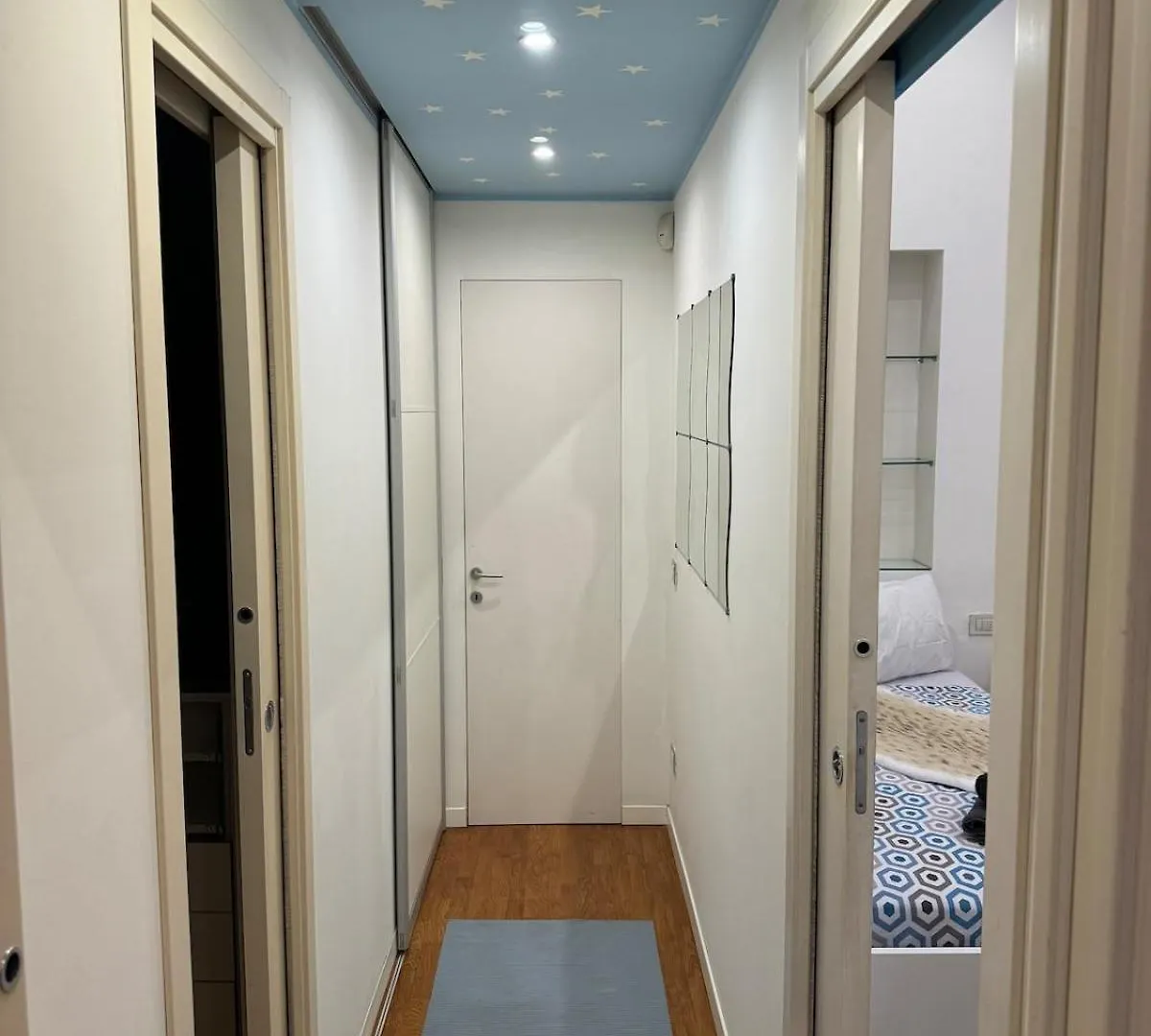 Spacious Three Room Apartment In Corso Vercelli, In The Center Milan