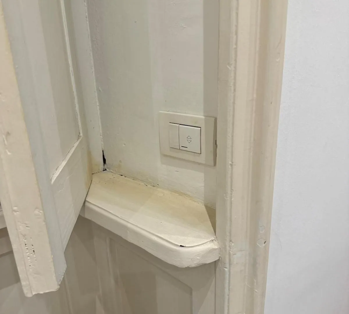 Spacious Three Room Apartment In Corso Vercelli, In The Center Mediolan